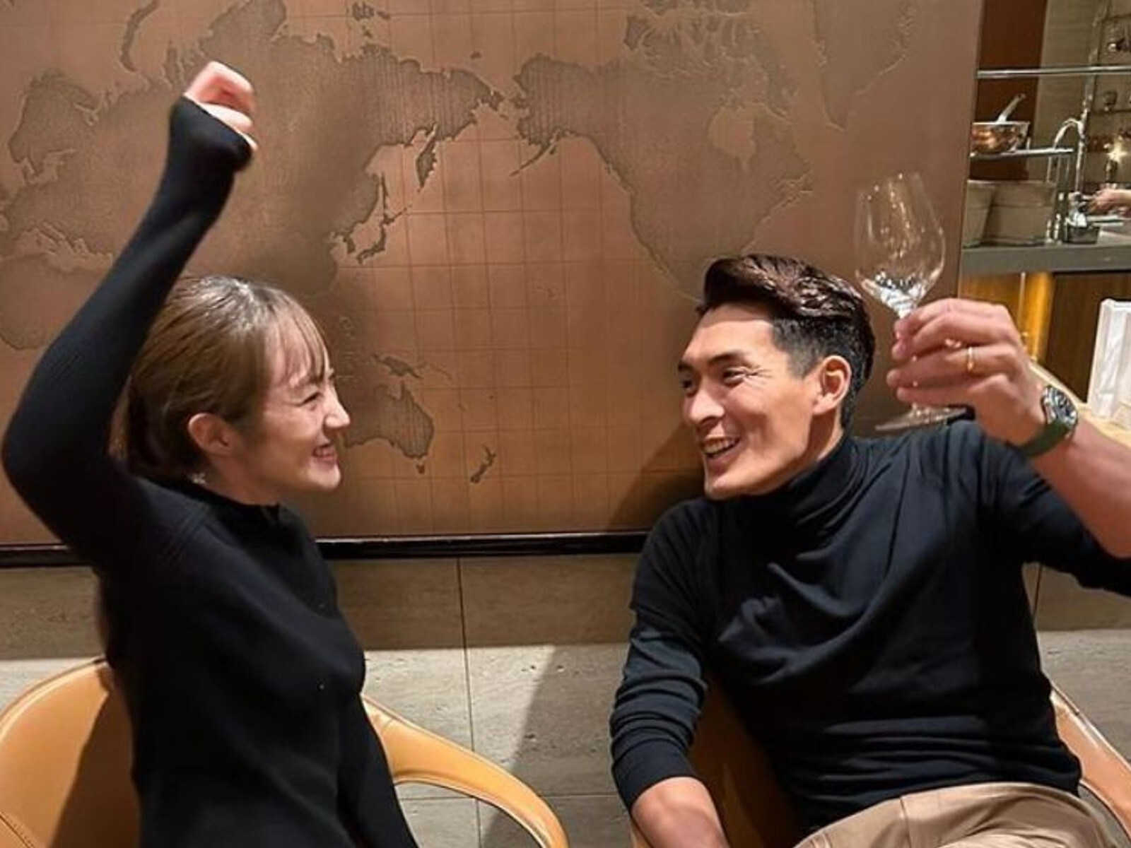 サッカー元日本代表 槙野智章 美人妻 高梨臨との夫婦ツーショットに 奥さんが可愛すぎる ホント素敵なご夫婦 の声 All About News