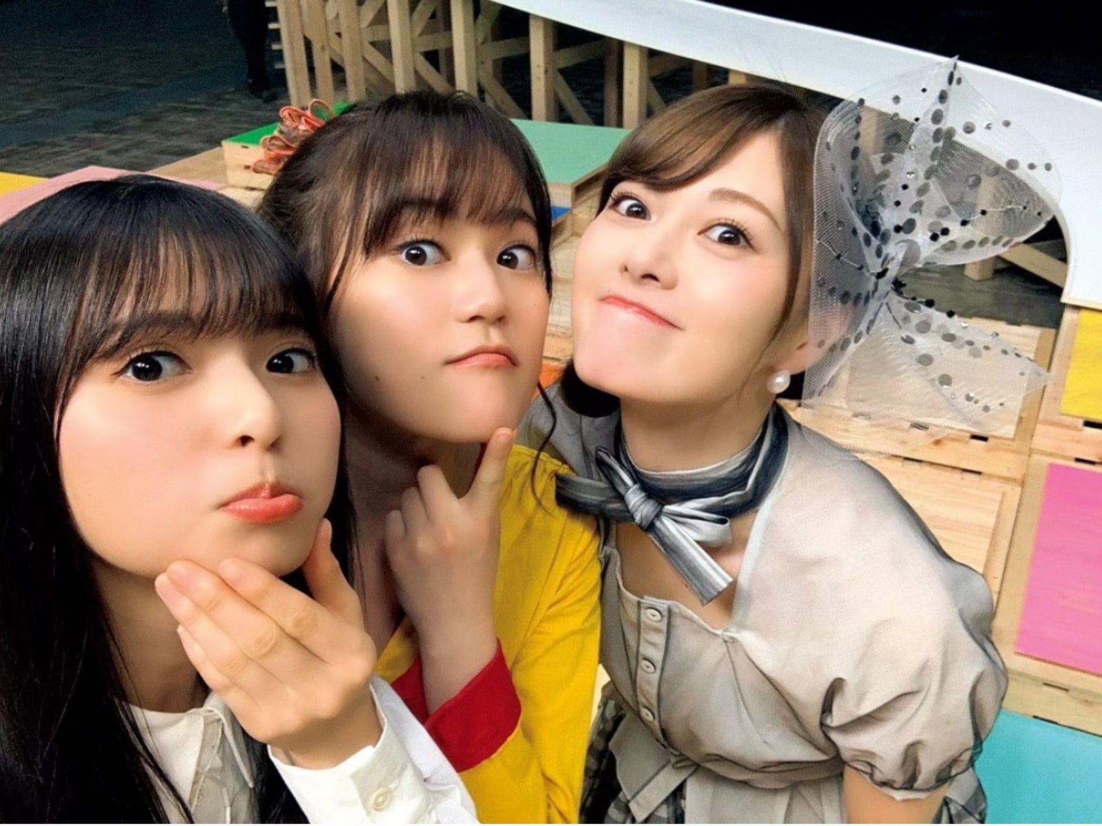 齋藤飛鳥＆白石麻衣＆生田絵梨花、貴重な変顔スリーショット公開！ 「最高かよ」「お顔がお強い」