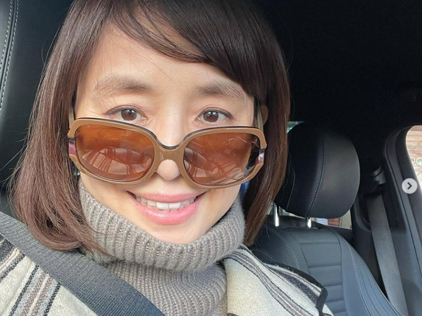 クリームとカフェオレブラウン　淡色ヴィンテージラグ 石田ゆり子さんNo.707 写真・画像】石田ゆり子（56）、さまざまなインテリアが置かれた生活感