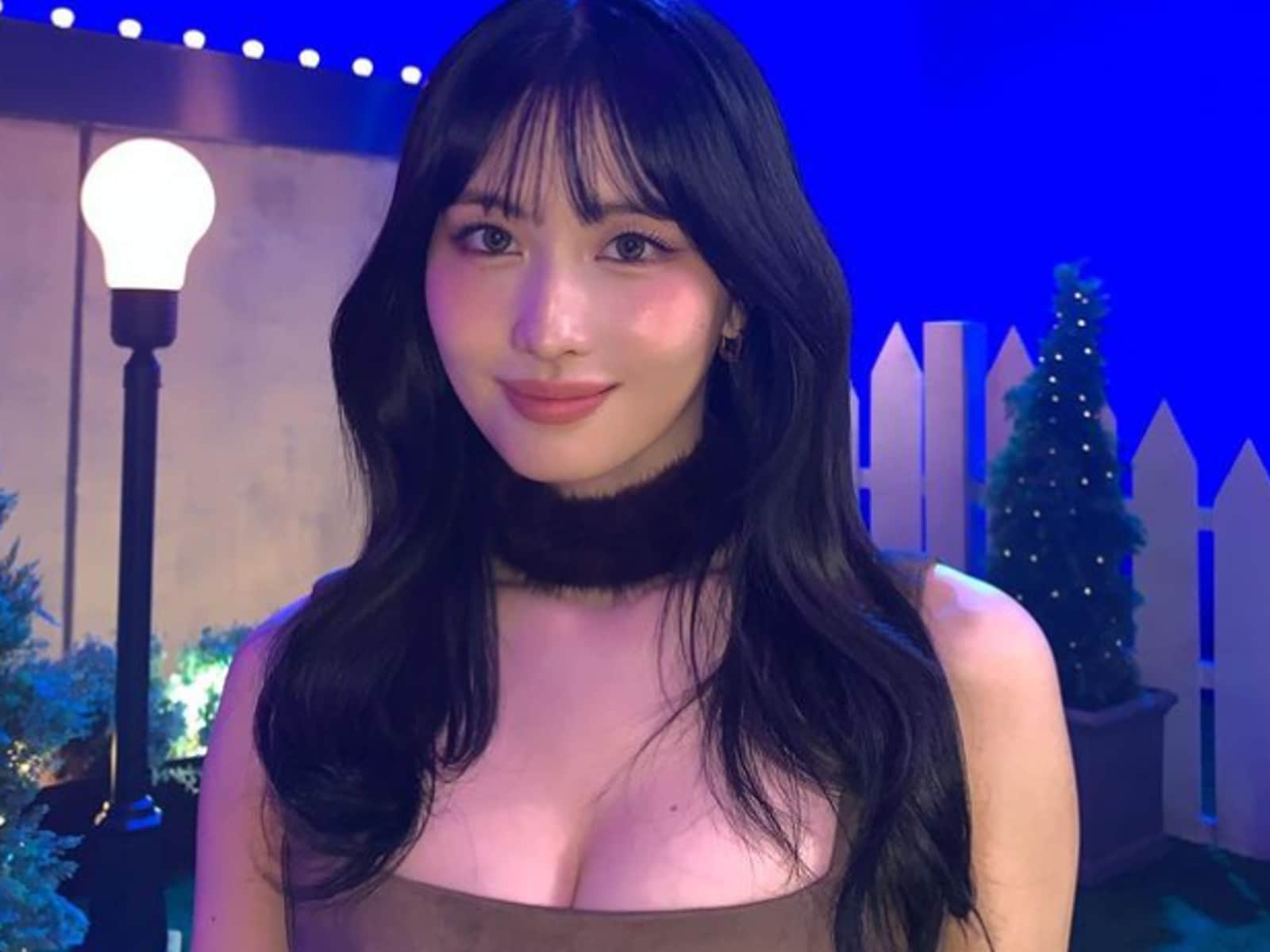 えっぐぅ」TWICE・モモ、胸元あらわな衣装で圧巻の美ボディ披露