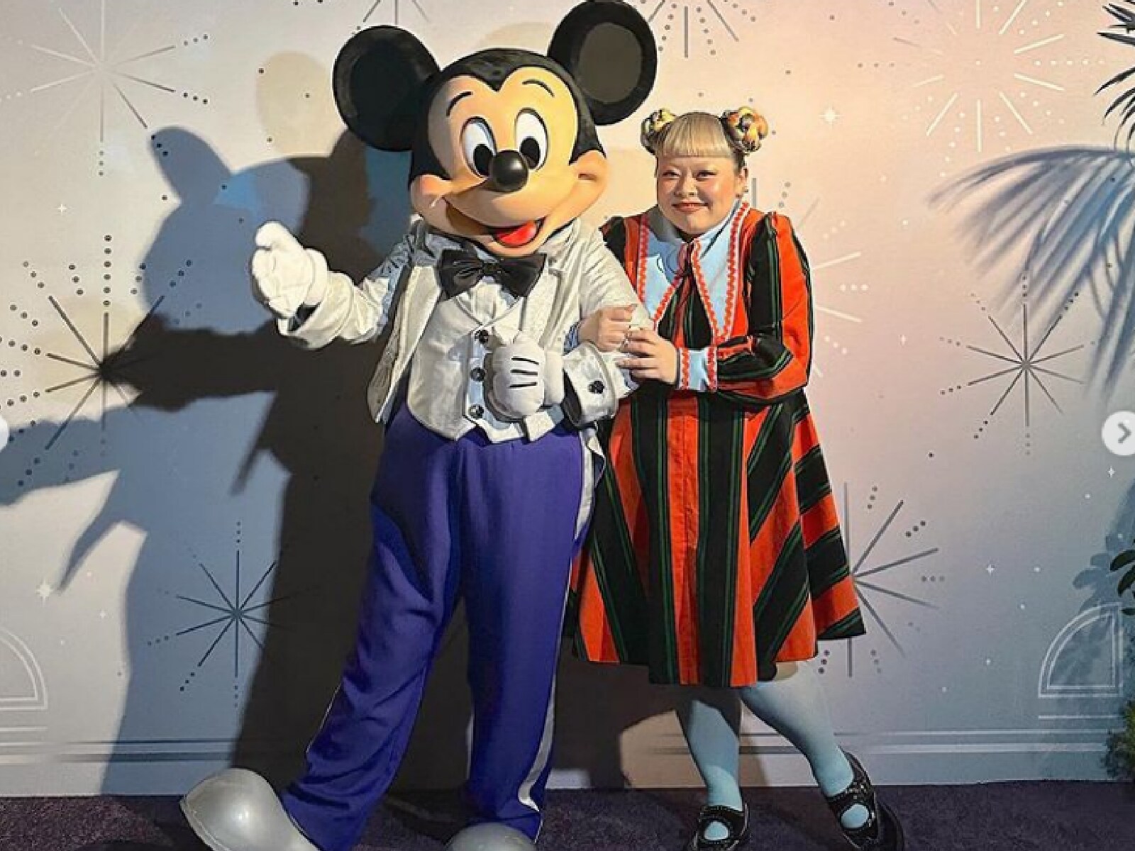 渡辺直美、ディズニー100周年イベントに参加！ 「そんな夢のような渡航理由ありますか」「後ろのミッキーの顔」