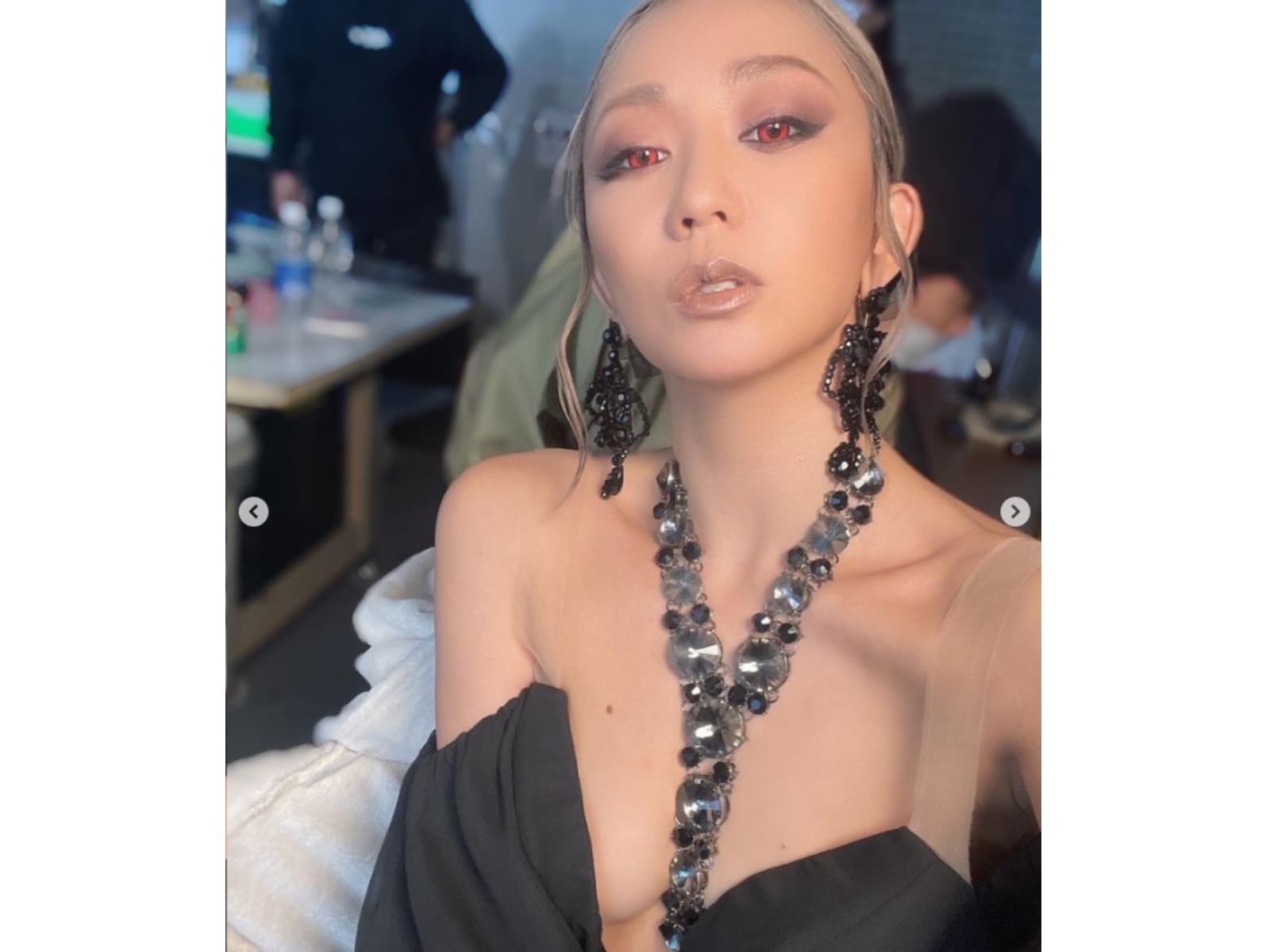 エロすぎ」倖田來未、下乳あらわな衣装姿に「見ちゃダメなやつ見てる感じする」「たまりません」とファンもん絶！(22) - All About ニュース