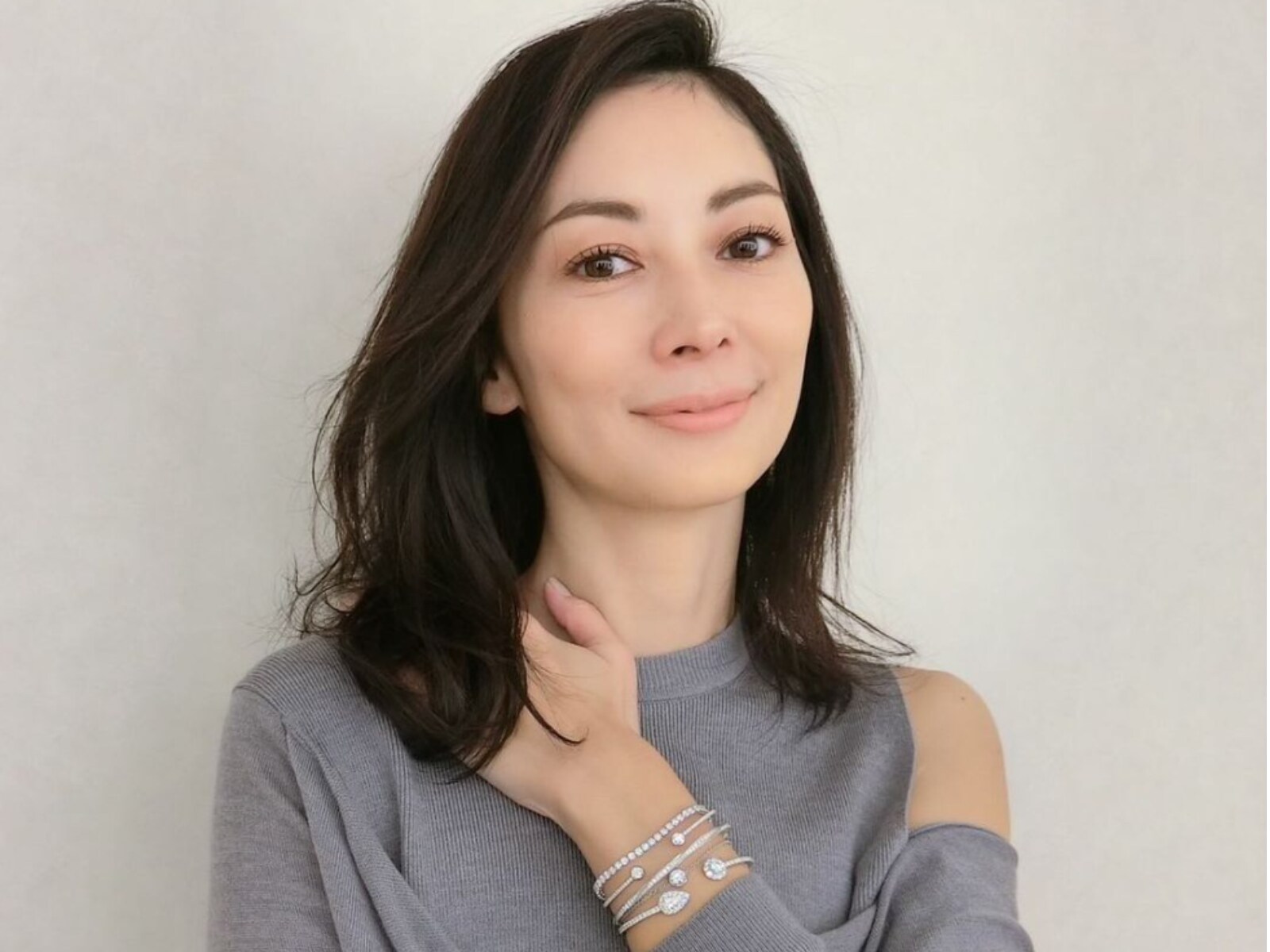 伊東美咲、46歳バースデーで美しすぎる最新ショット公開！ 「お