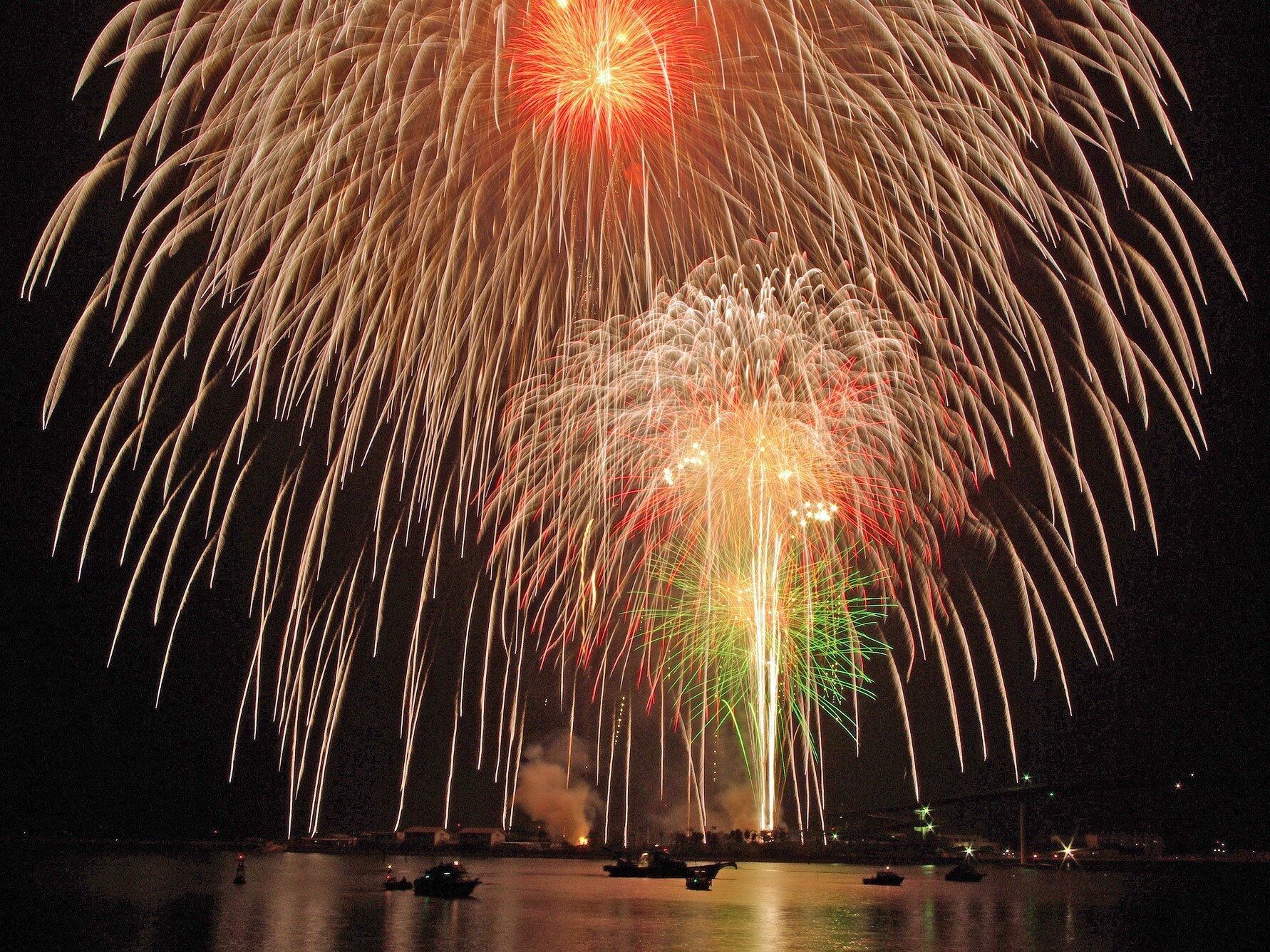 【2023年】千葉で開催予定の花火大会一覧！ 国内最大級の花火ショーなど、おすすめ3選も！