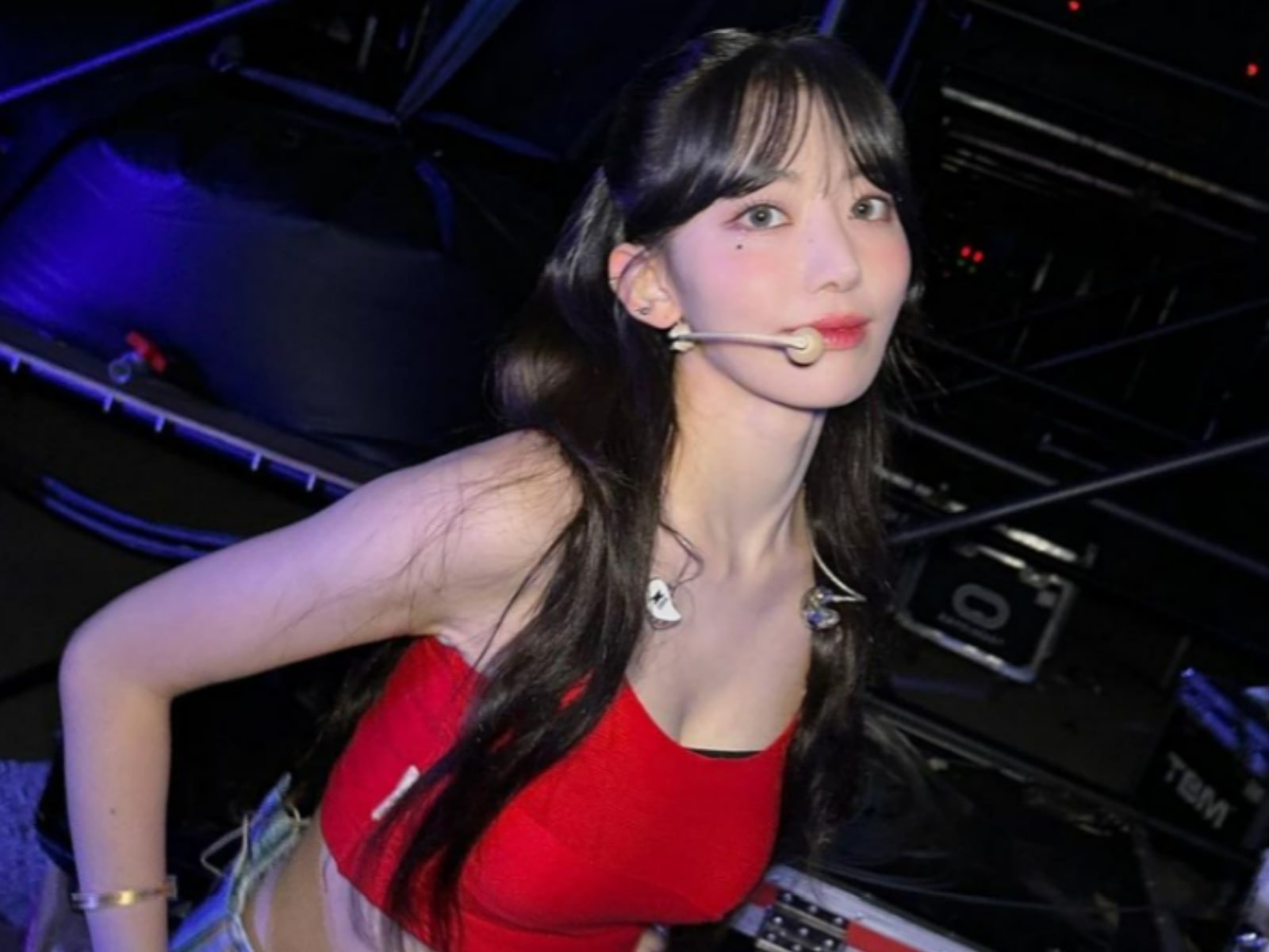 ビジュが世界一」宮脇咲良、谷間ちらりな露出多めの衣装！ 「次元を