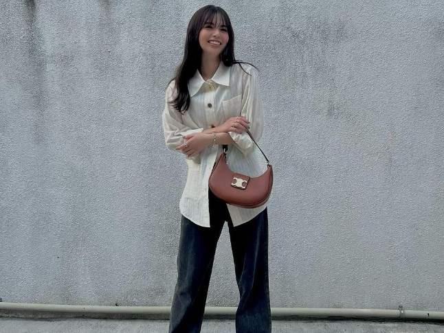 齋藤飛鳥の私服 クシャ顔たまらん」齋藤飛鳥、珍しい“満面の笑み”での私服姿公開にファンもん絶！ 「好きが増し増し」 - All About ニュース