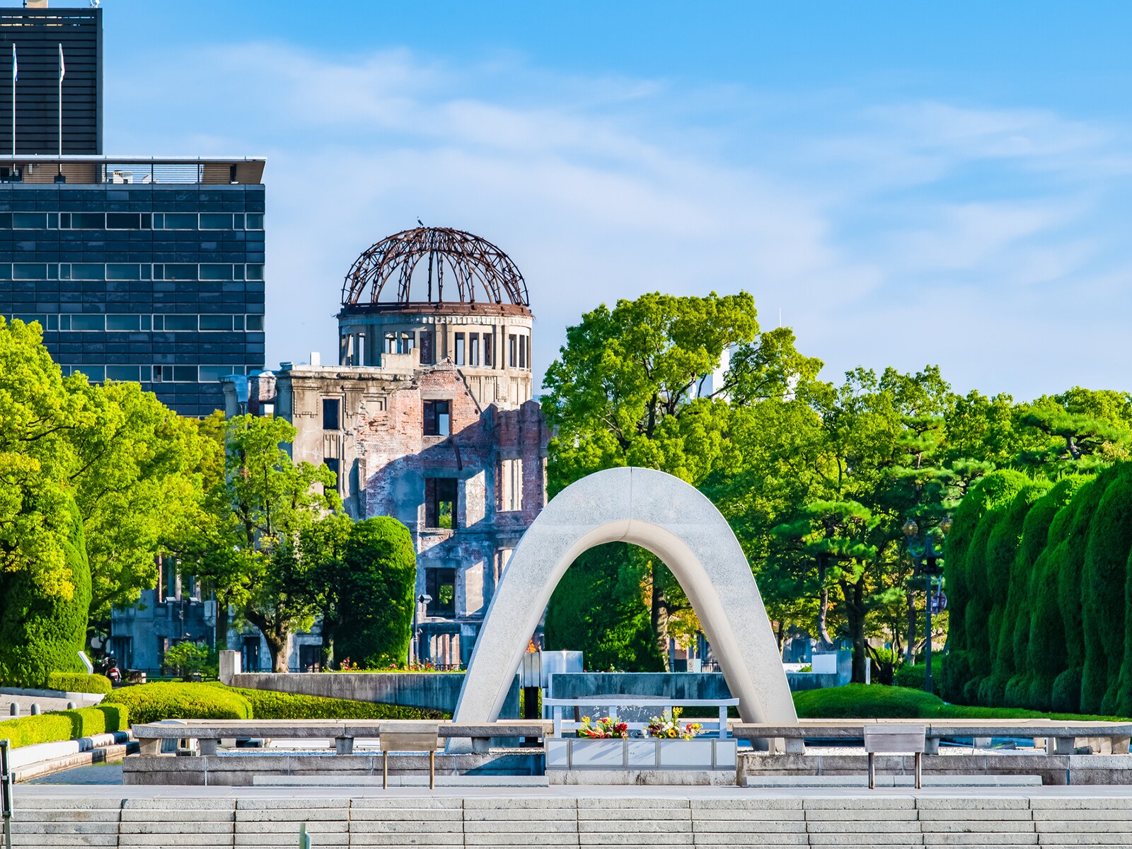 【広島】外国人に人気の観光地ランキング！ 2位「原爆ドーム」、1位は？