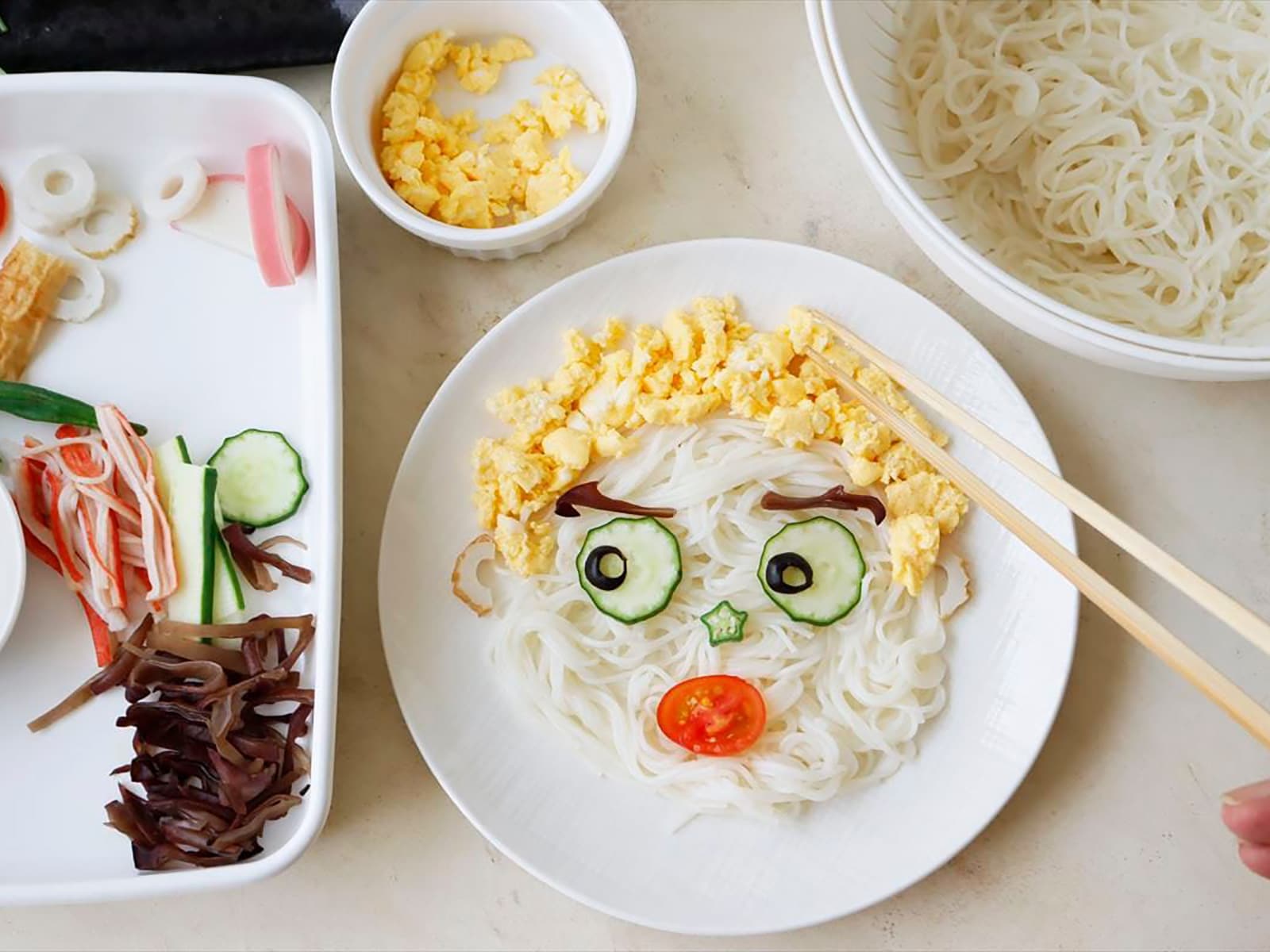 流しそうめんだけじゃない！ 家で気軽に楽しめる「利きそうめん」「顔そうめん」のレシピを考案してみた