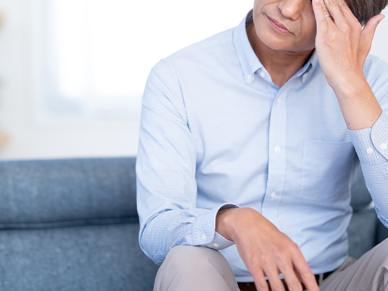 実家暮らしは「社会との距離」が生まれる？ 52歳男性、年収450万円、貯金額25万円。生活の実態を聞いた