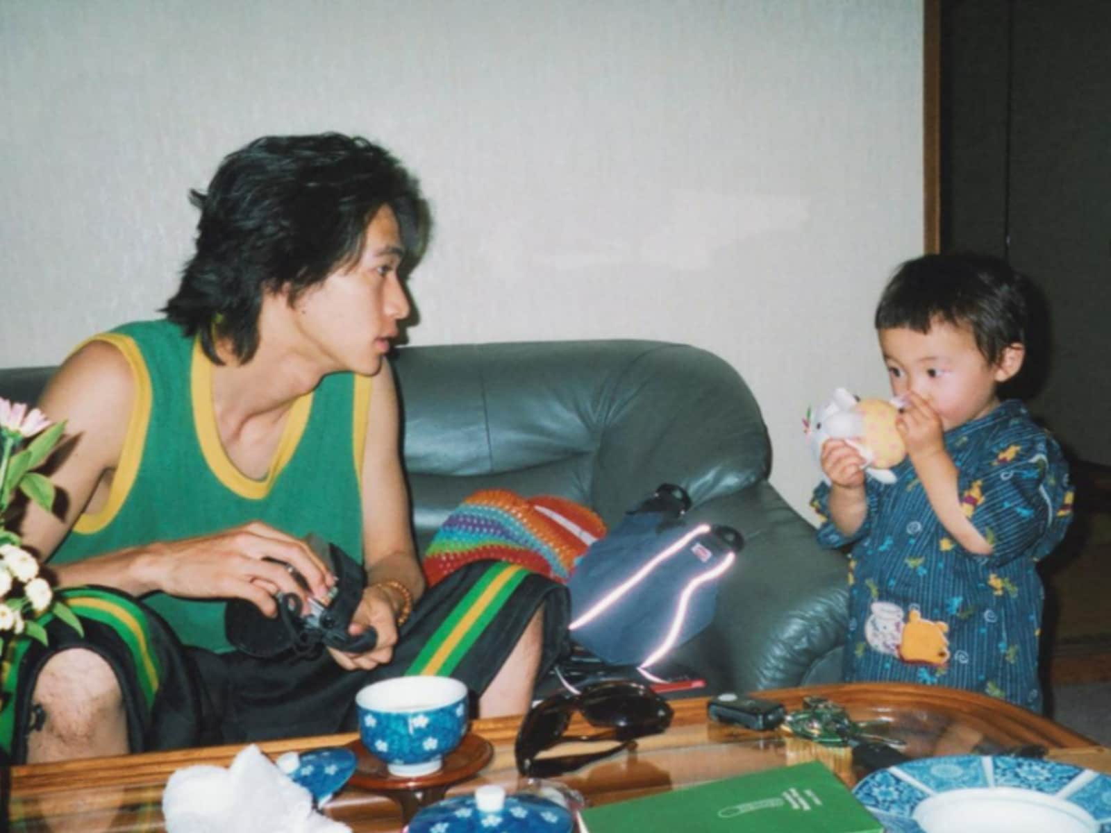 窪塚洋介、息子・愛流との幼少期＆現在の親子ショット！ 「若窪塚かっこよすぎるだろ」「歳の取り方が天才的過ぎ」