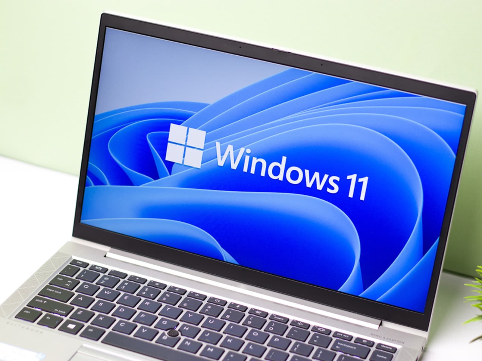 「Windows 11」の最新パソコンでもセキュリティソフトは絶対に入れないとダメ？【専門家が解説】