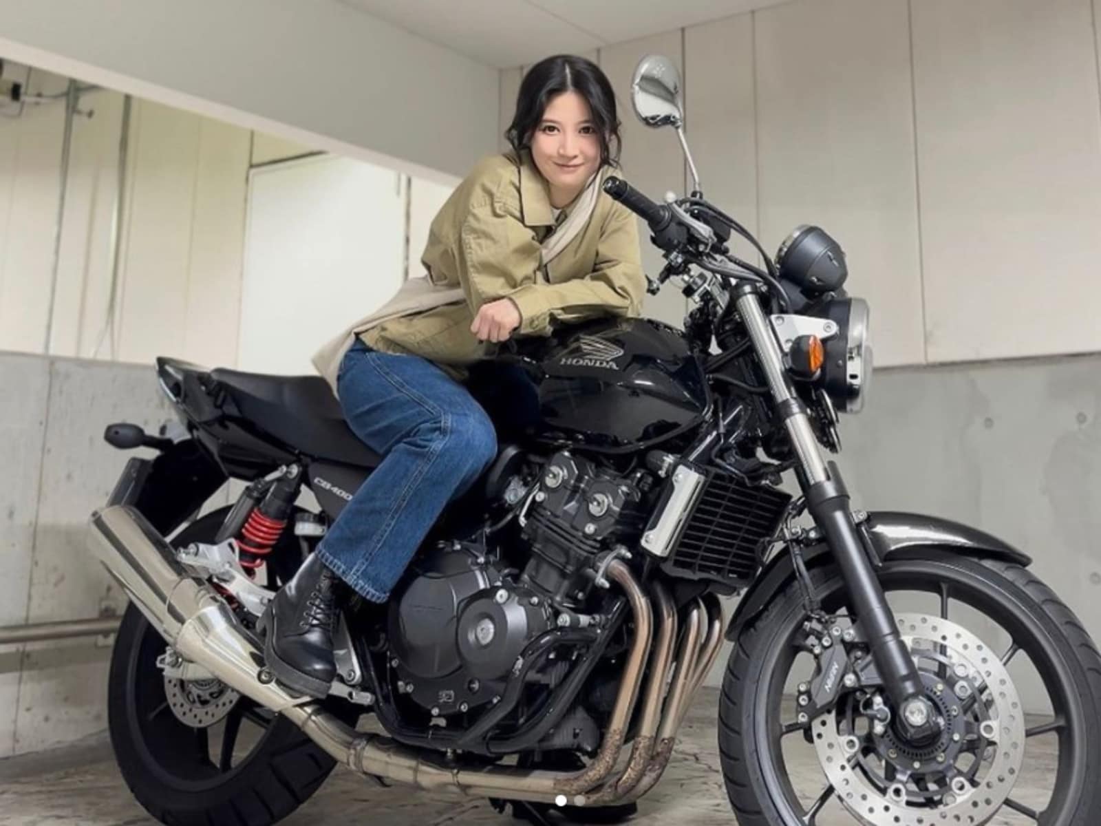 「今田美桜に似てる」50万人超の美人YouTuber、バイクショット公開に「めちゃカッコイイ」と称賛の嵐
