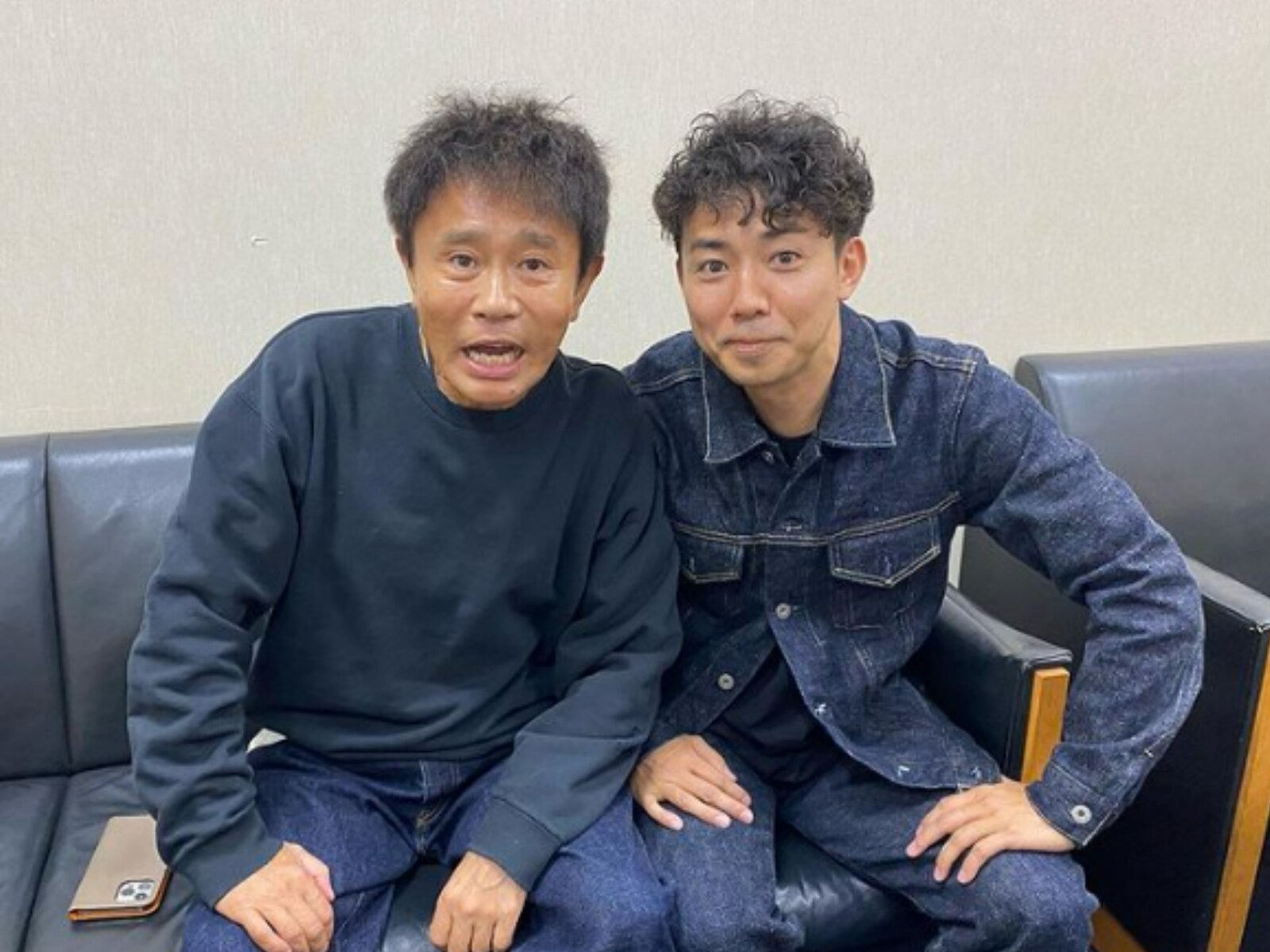 「愛やなー」綾部祐二、浜田雅功に6年ぶりに再会し「まず2発蹴り入れられた」と明かす！ 「最大の愛情表現」