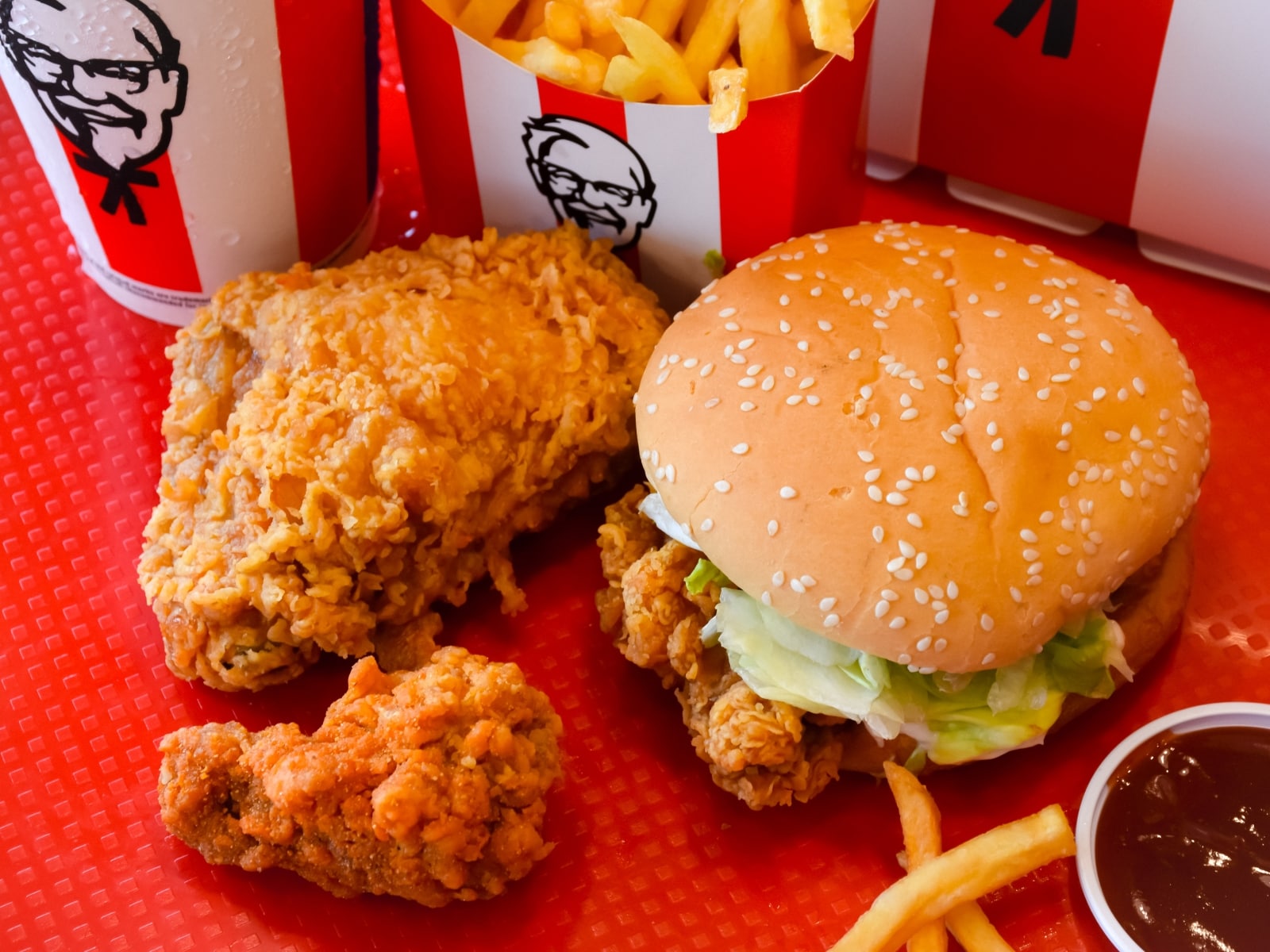 好きな「ハンバーガーチェーン店」ランキング！ 3位「ケンタッキーフライドチキン」、2位「モスバーガー」、1位は？