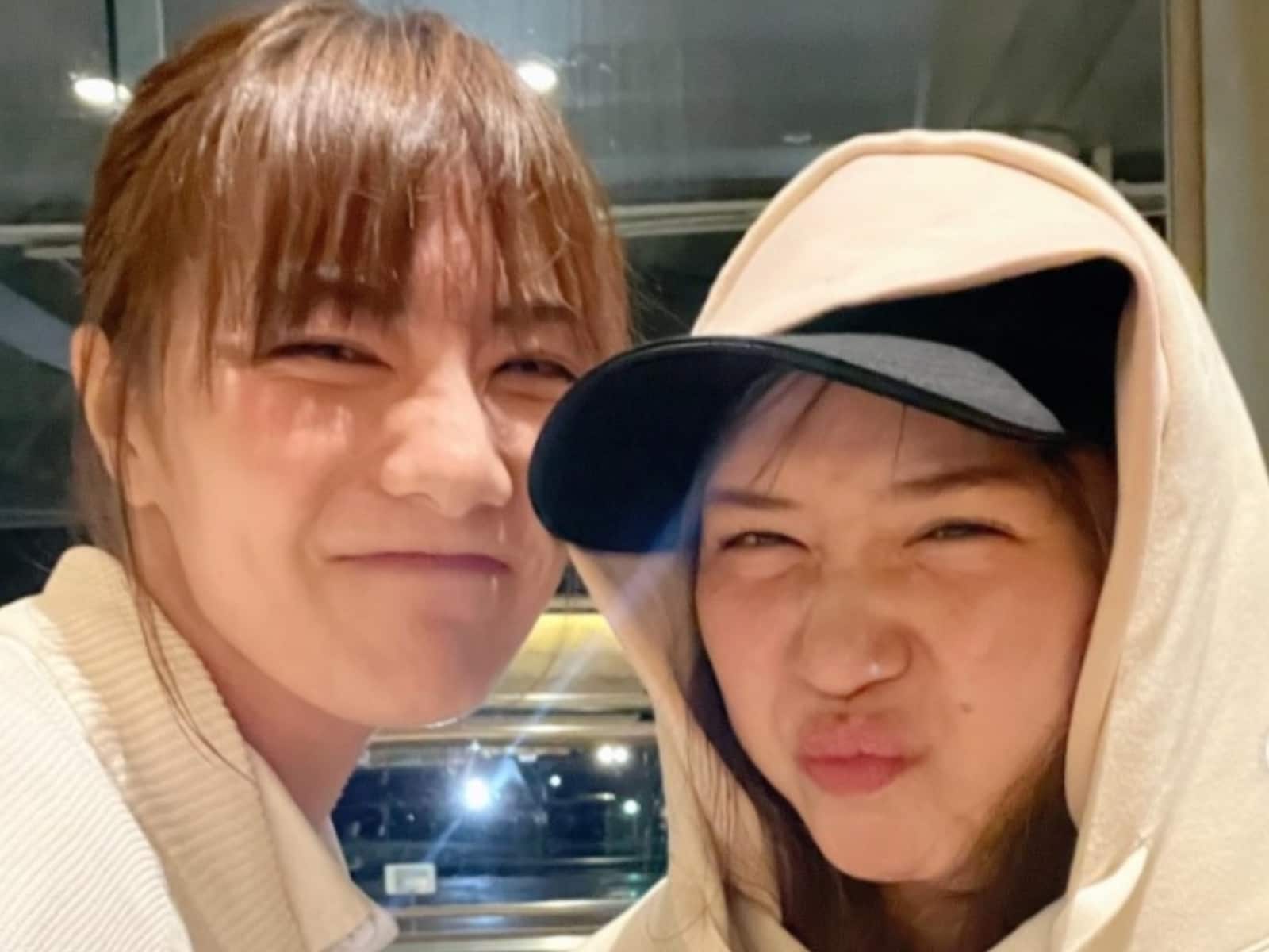 宮澤佐江、“大親友”河西智美とのラブラブショット公開で32歳誕生日を