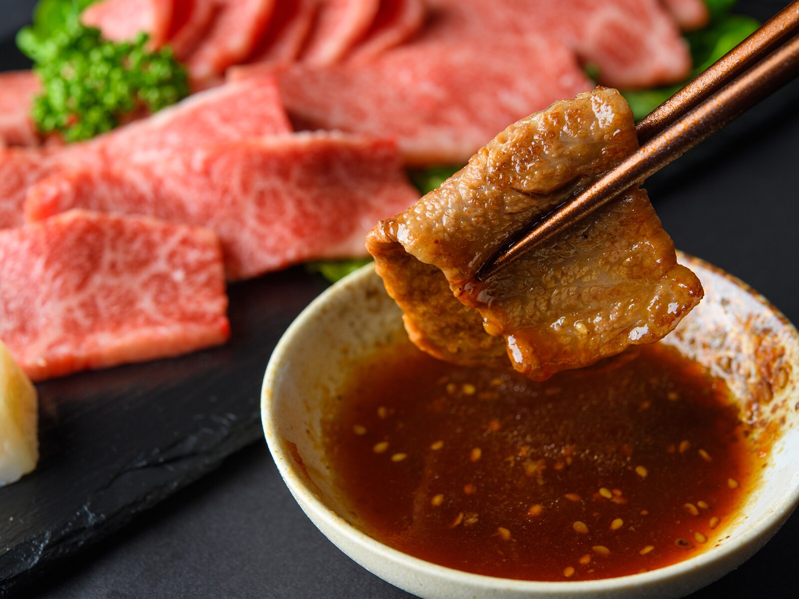 好きな焼き肉チェーン店ランキング！ 3位「叙々苑」、2位「牛角」を抑えた1位は？ 【2023年最新】