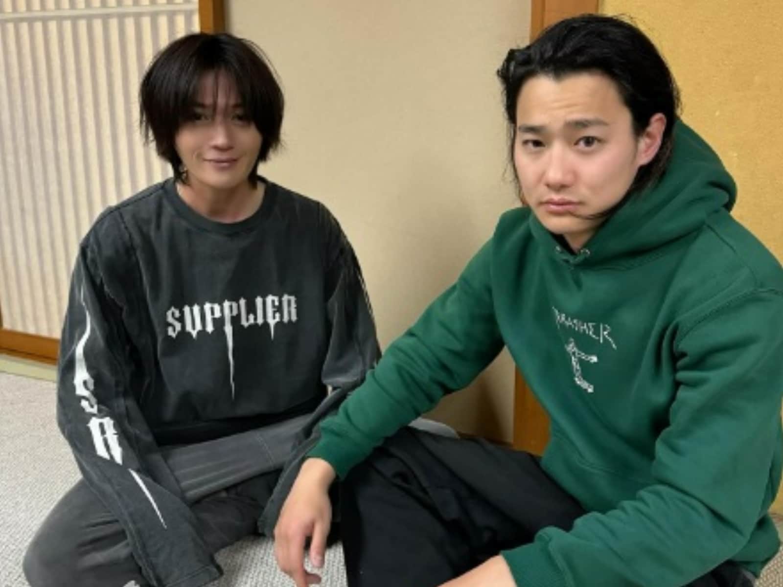 笑顔の差よ」FANTASTICS・八木勇征、“寝起き”野村周平とのオフショット