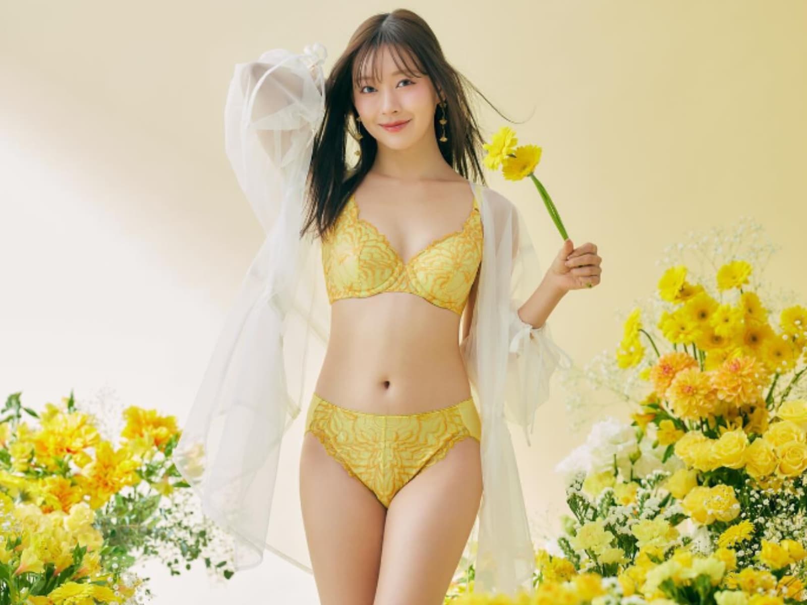 渡辺美優紀 ビキニ えちすぎるて！」渡辺美優紀、完璧ボディあらわなランジェリー姿にファンもん絶！ 「神スタイル」 - All About ニュース