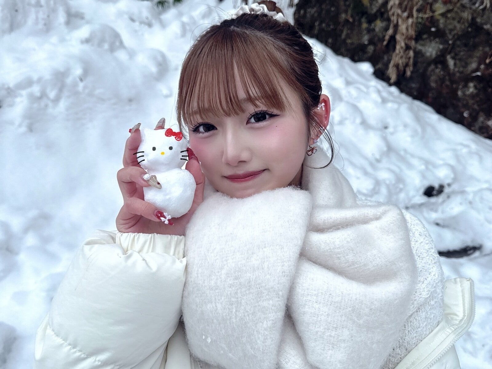 辻希美の長女・希空、透明感あふれるホワイトコーデ披露！ “雪だるま