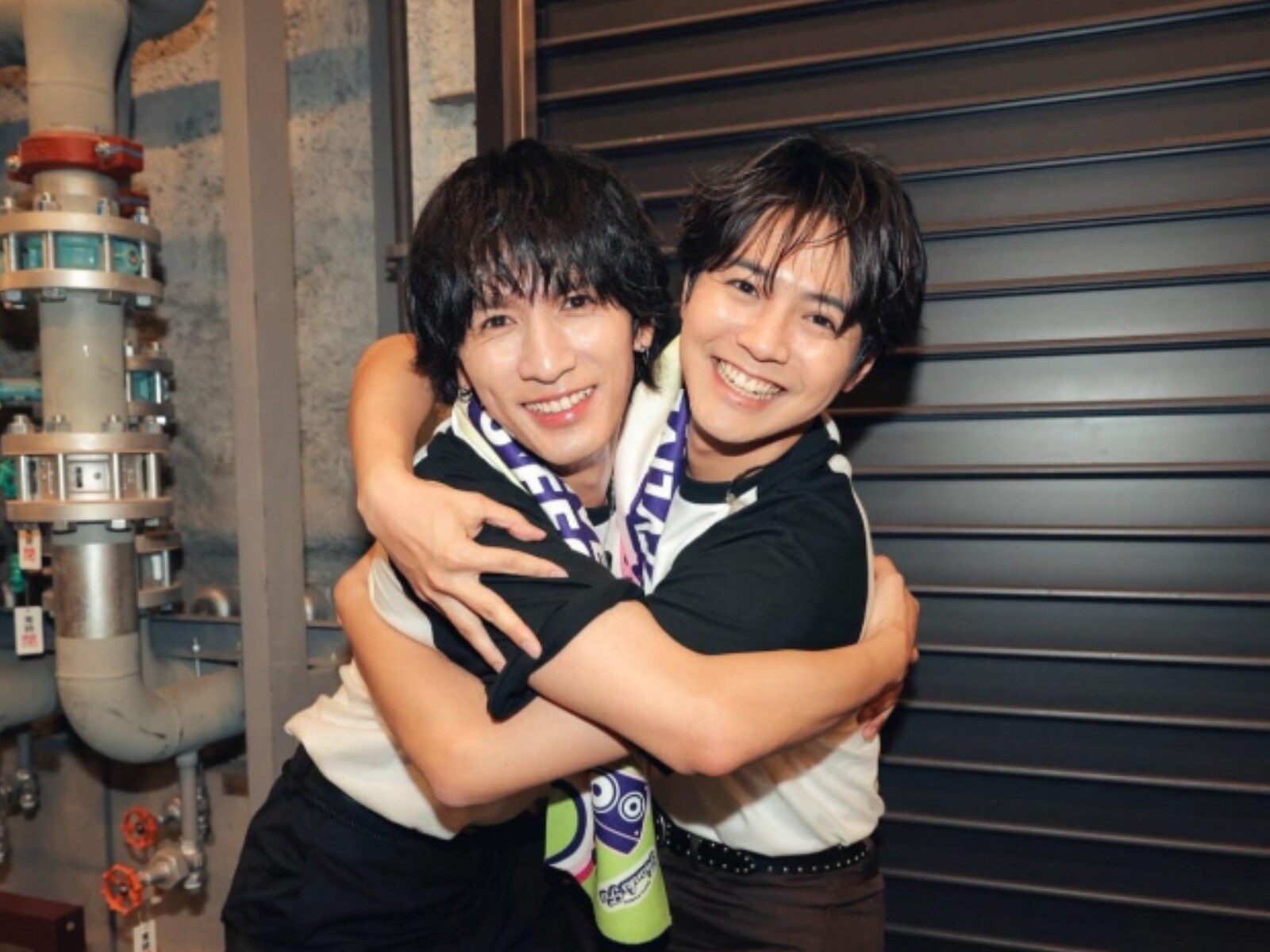 ファンの皆さまごめんなさい」片寄涼太、藤井流星とのハグショット公開