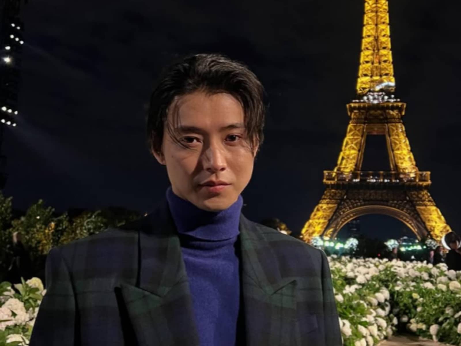 流石の着こなし」山崎賢人、スーツ姿のイケメンショット披露「スタイル