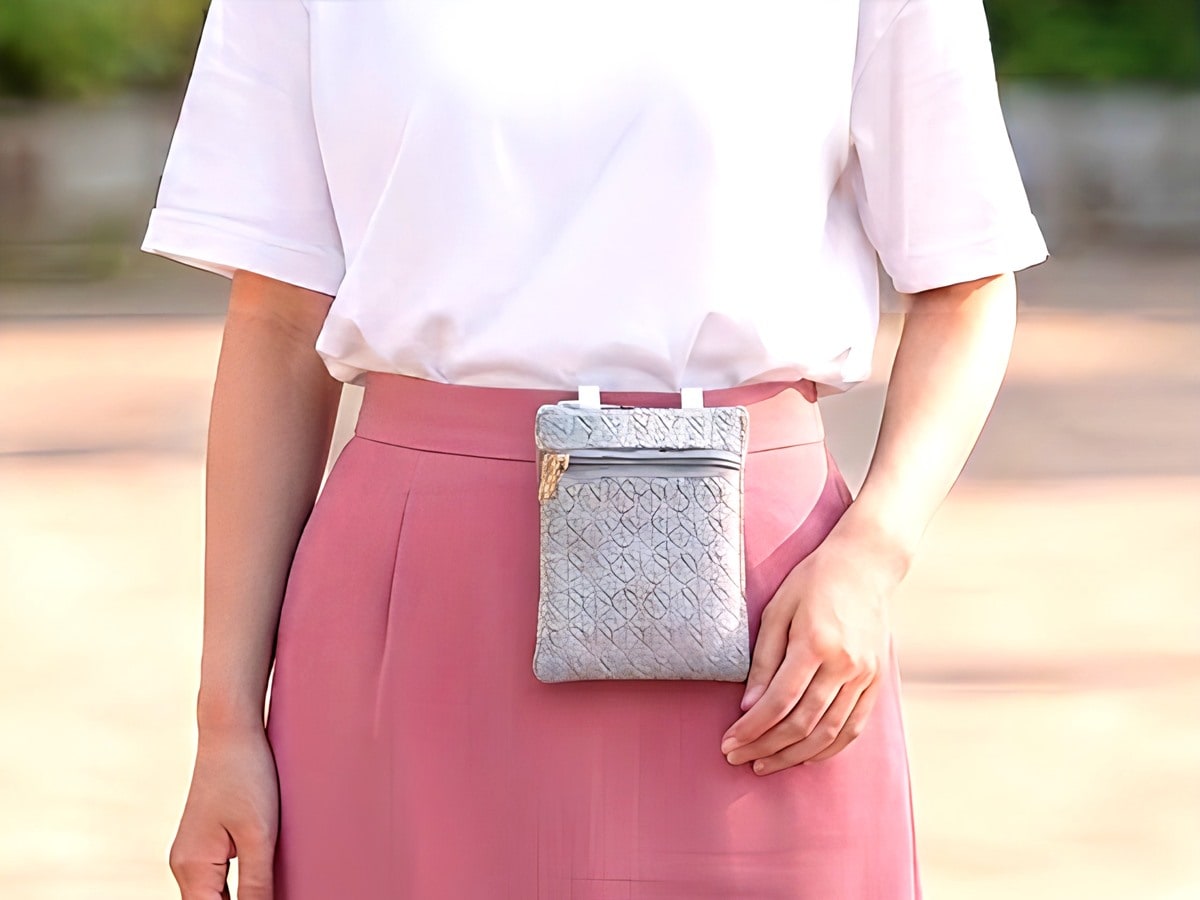 ポケットがない服のポケット代わりになる