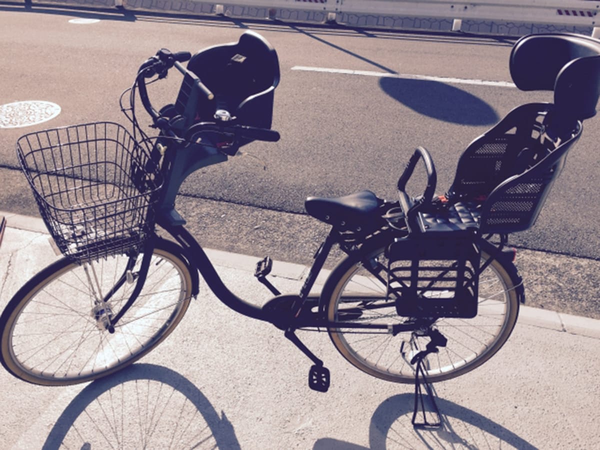 3人乗り ※画像出典:『2026年4月1日青切符制が新導入!! 自転車反則金時代到来!最新法改正&安全ガイド』(講談社)